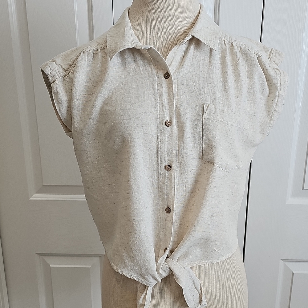 Women's Cream Sleeveless Top With Tie At The Waist. Chest Pocket. JAPNA Size MED
